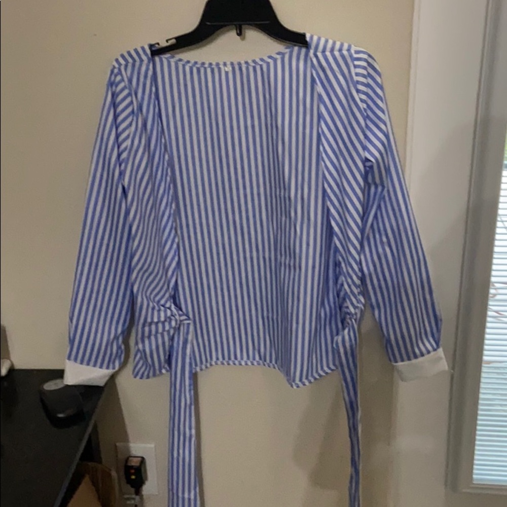 🌹💕Ladies Top🔥 - Picture 2 of 3